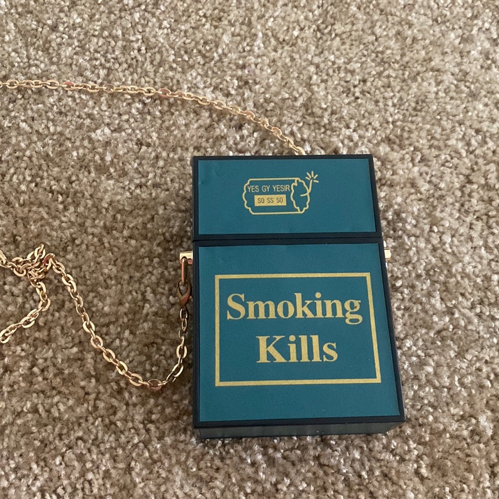 Smoking kills purse